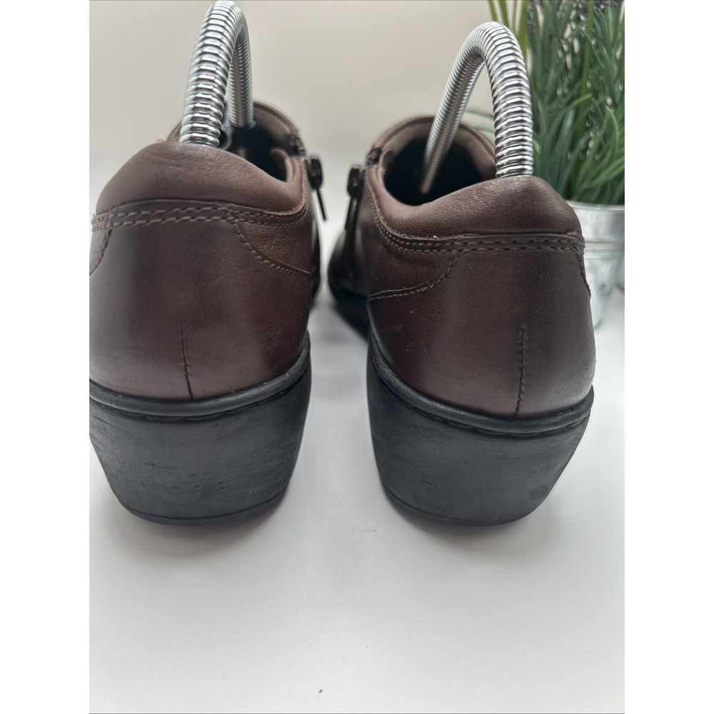 Clarks Channing Ann Brown Slip On Loafer Womens Size 8 M Button On Side - Picture 4 of 16